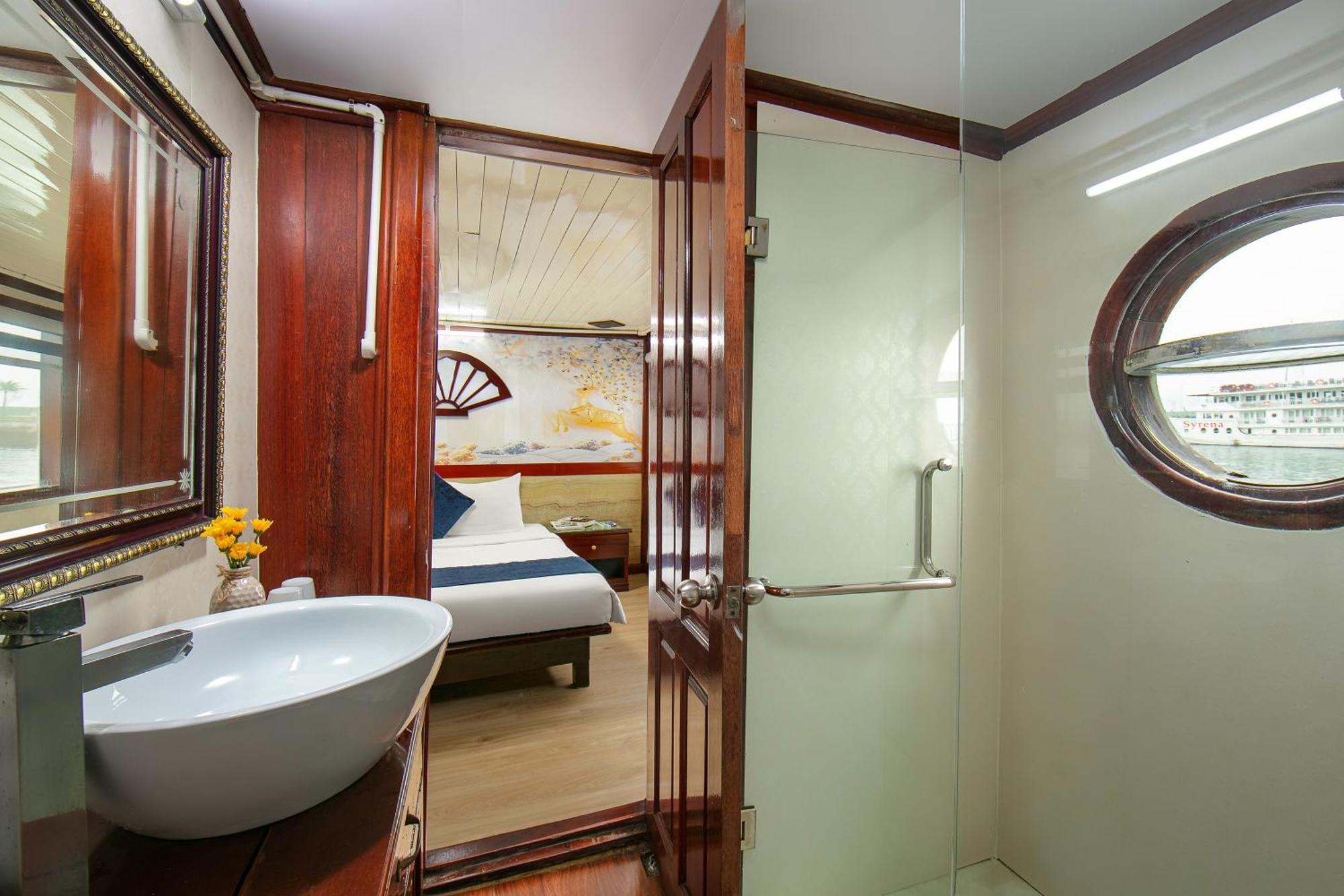 Hotel Fantasea Imperial Cruise Ha Long Exteriér fotografie