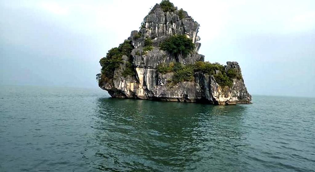 Hotel Fantasea Imperial Cruise Ha Long Exteriér fotografie